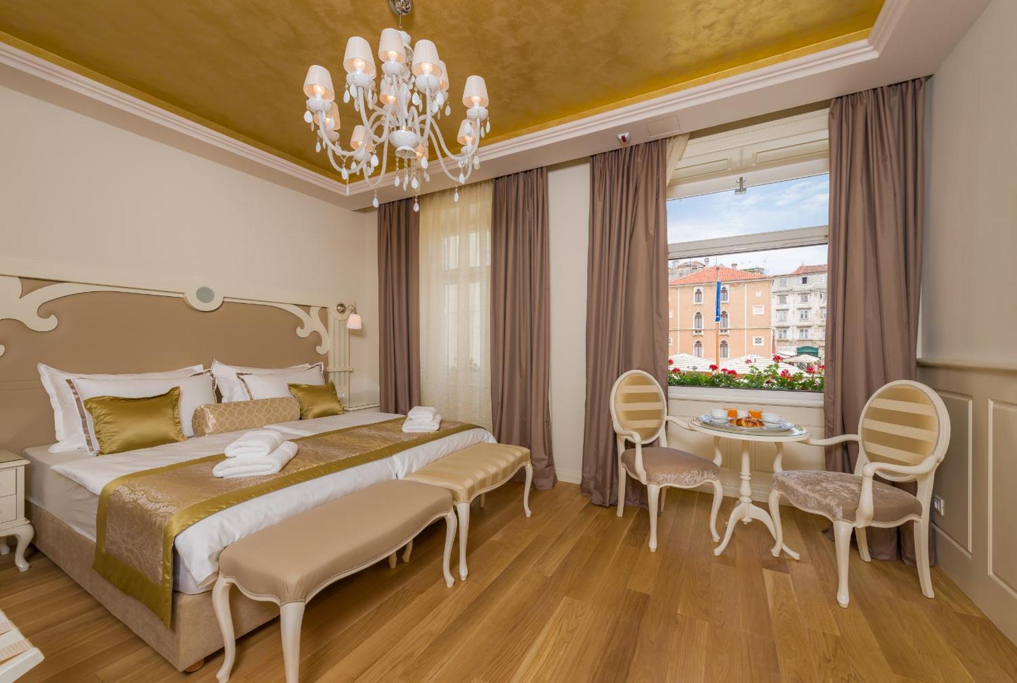 Piazza Heritage Hotel Сплит Экстерьер фото