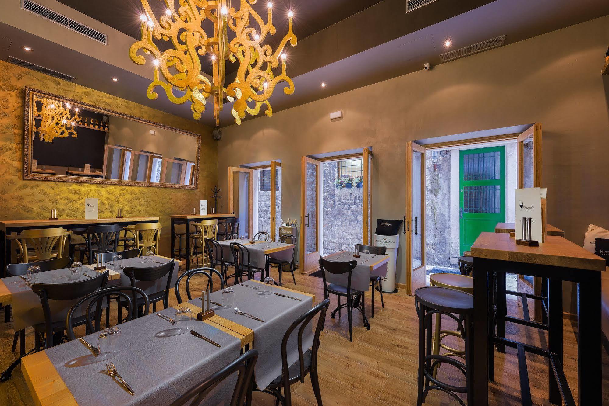 Piazza Heritage Hotel Сплит Экстерьер фото