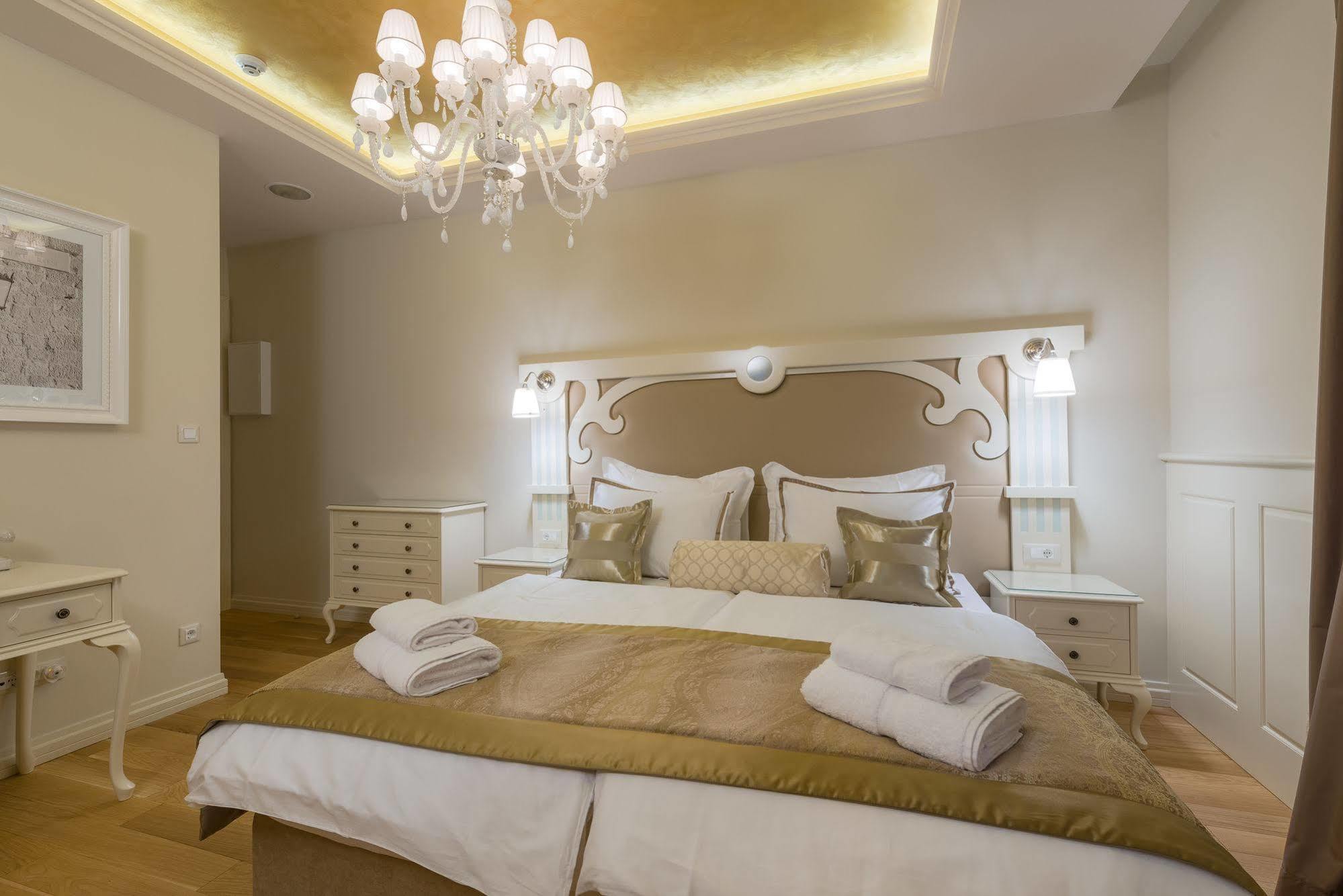 Piazza Heritage Hotel Сплит Экстерьер фото