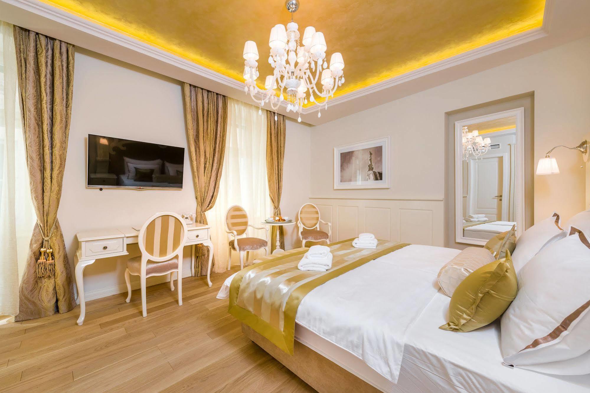 Piazza Heritage Hotel Сплит Экстерьер фото